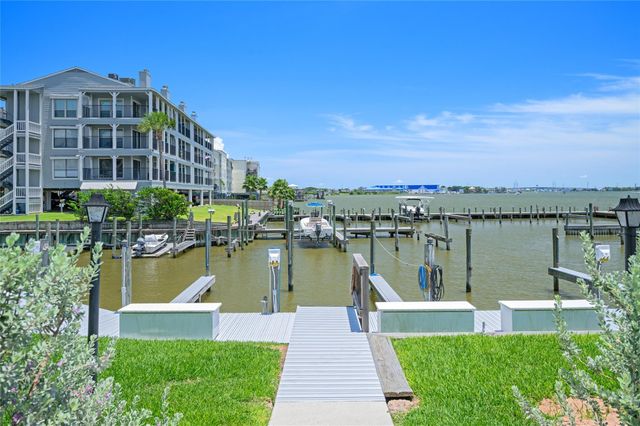 201 Yacht Club Lane 201, Seabrook, TX 77586