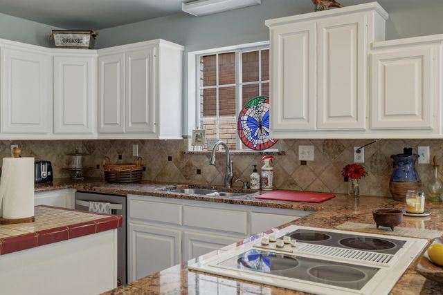 803 Montreal, Longview, TX 75601