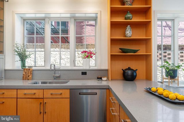 632 SPRUCE STREET, Philadelphia, PA 19106