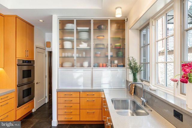 632 SPRUCE STREET, Philadelphia, PA 19106