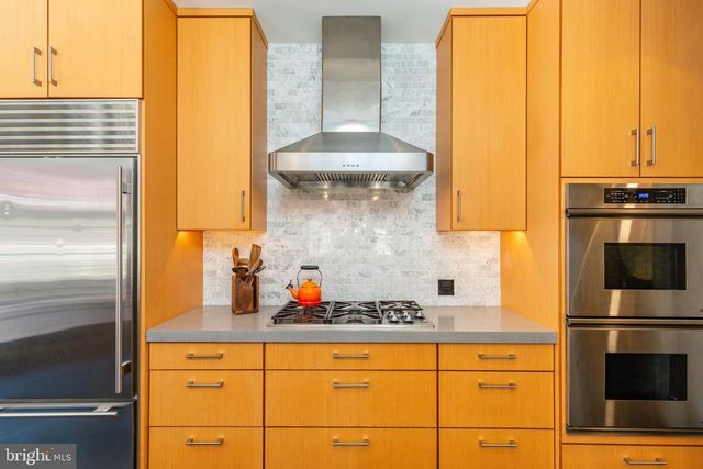 632 SPRUCE STREET, Philadelphia, PA 19106