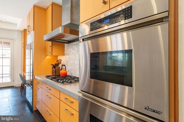 632 SPRUCE STREET, Philadelphia, PA 19106