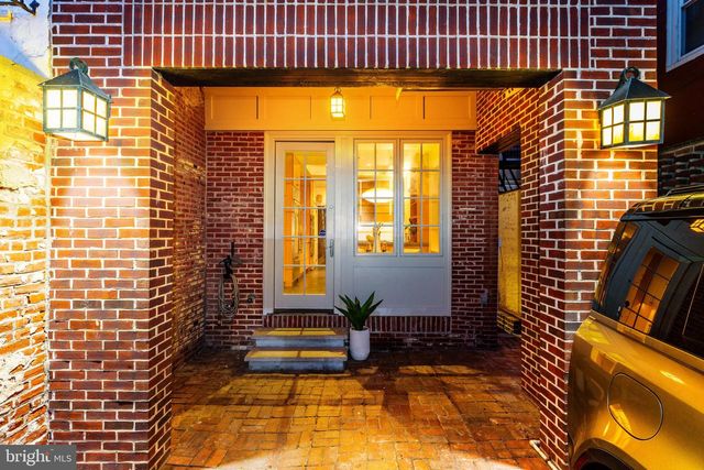 632 SPRUCE STREET, Philadelphia, PA 19106