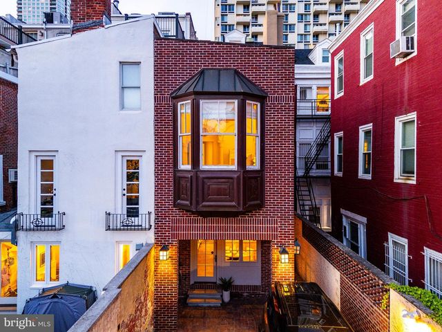 632 SPRUCE STREET, Philadelphia, PA 19106