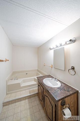 251 E 90 S, Blackfoot, ID 83221