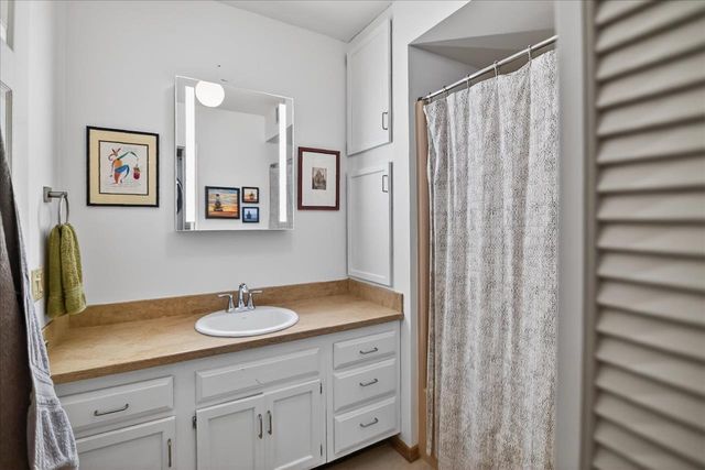 14 Allen Street, Madison, WI 53726