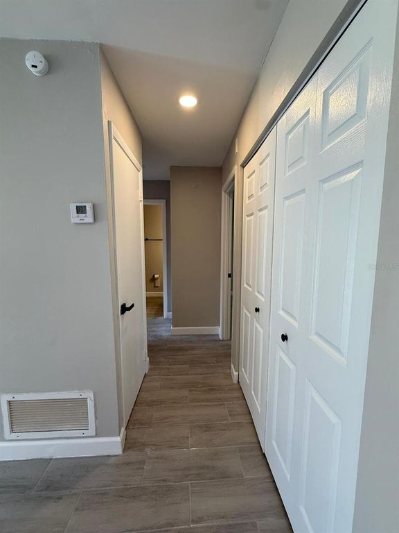 Image 5 of property listing at 328 PINE STREET, Orlando, FL 32824