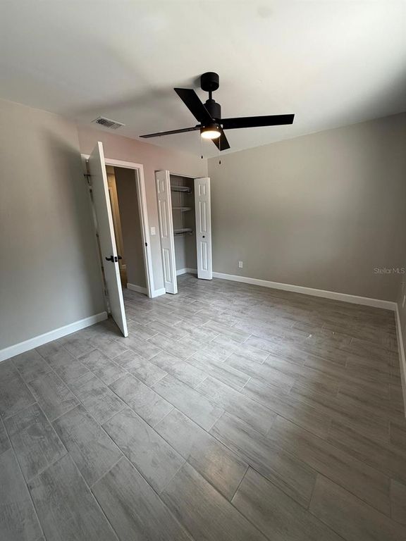 Image 7 of property listing at 328 PINE STREET, Orlando, FL 32824