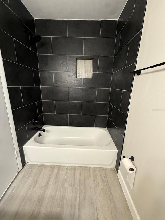 Image 9 of property listing at 328 PINE STREET, Orlando, FL 32824