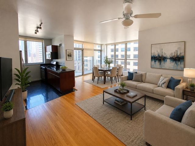 600 N Dearborn Street 811, Chicago, IL 60654