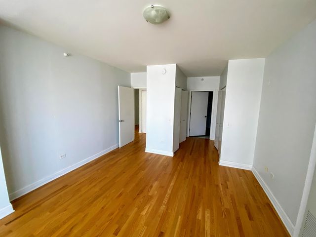 600 N Dearborn Street 811, Chicago, IL 60654