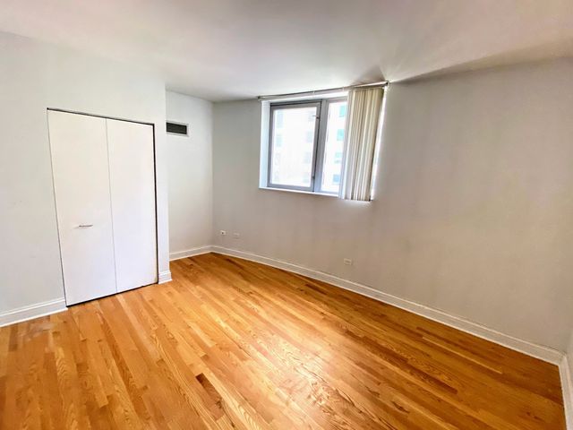 600 N Dearborn Street 811, Chicago, IL 60654