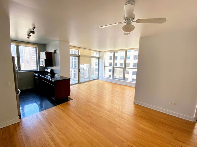 600 N Dearborn Street 811, Chicago, IL 60654