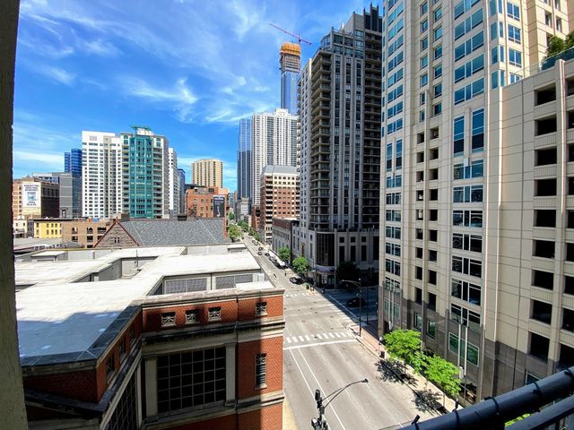 600 N Dearborn Street 811, Chicago, IL 60654