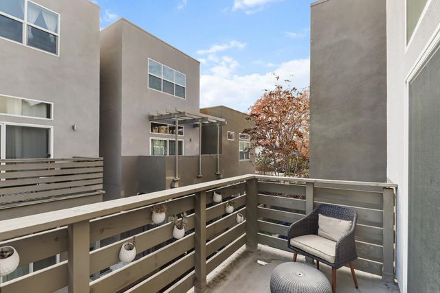 425 Outrigger Ln, West Sacramento, CA 95605