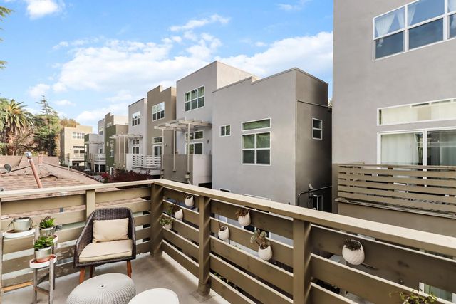 425 Outrigger Ln, West Sacramento, CA 95605