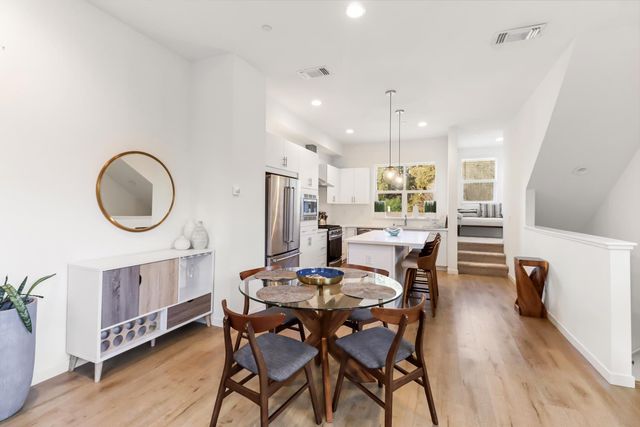 425 Outrigger Ln, West Sacramento, CA 95605