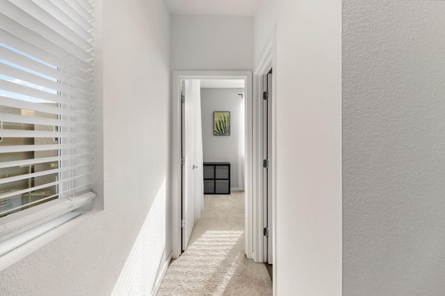 425 Outrigger Ln, West Sacramento, CA 95605