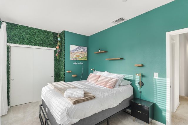 425 Outrigger Ln, West Sacramento, CA 95605