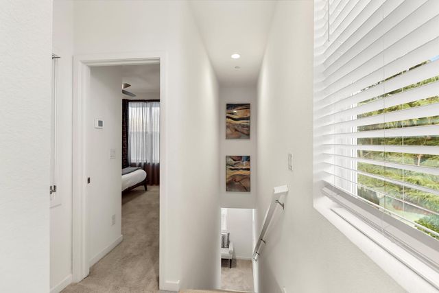 425 Outrigger Ln, West Sacramento, CA 95605