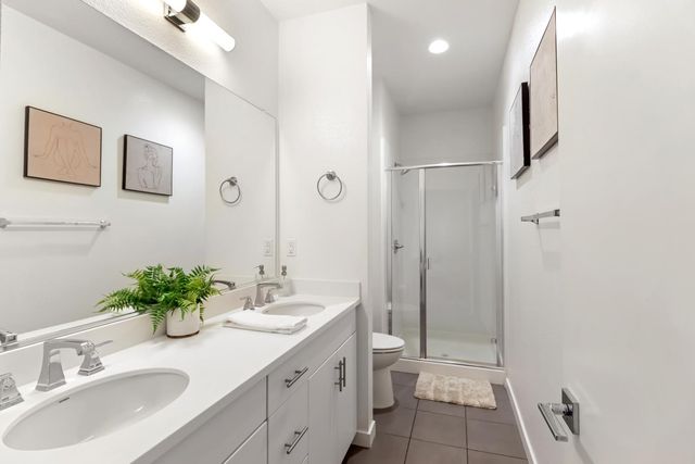 425 Outrigger Ln, West Sacramento, CA 95605