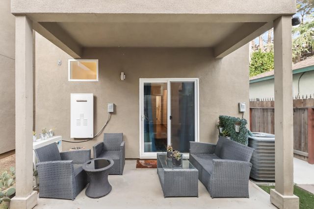 425 Outrigger Ln, West Sacramento, CA 95605