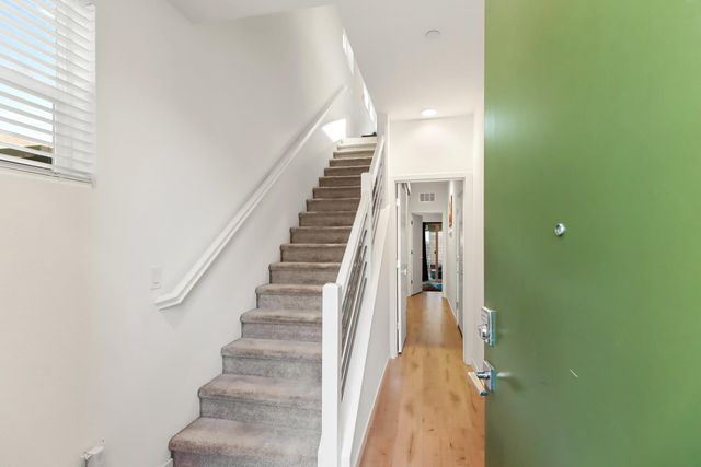 425 Outrigger Ln, West Sacramento, CA 95605