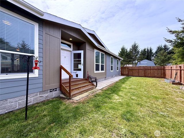 642 Weatherwax Loop NE, Ocean Shores, WA 98569