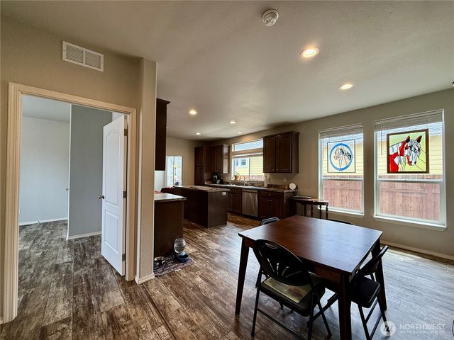 642 Weatherwax Loop NE, Ocean Shores, WA 98569