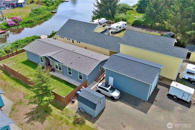 642 Weatherwax Loop NE, Ocean Shores, WA 98569