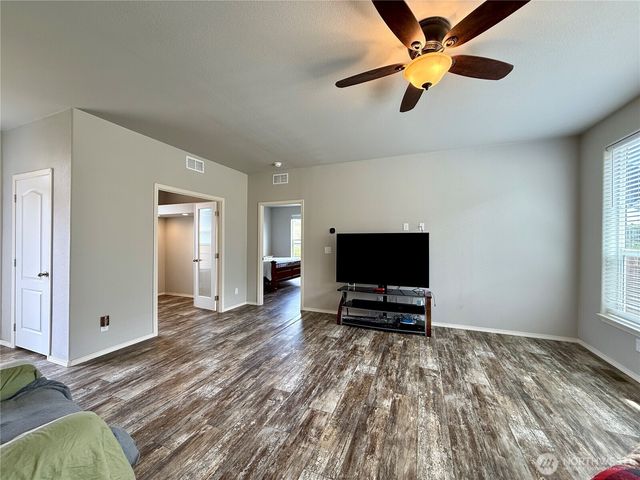 642 Weatherwax Loop NE, Ocean Shores, WA 98569