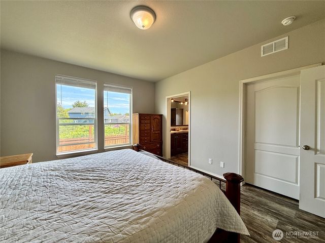 642 Weatherwax Loop NE, Ocean Shores, WA 98569