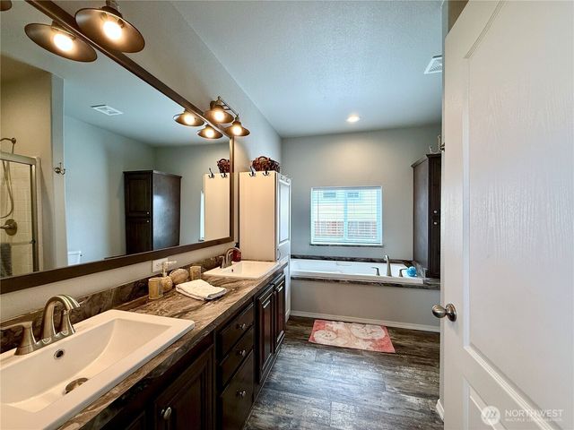 642 Weatherwax Loop NE, Ocean Shores, WA 98569