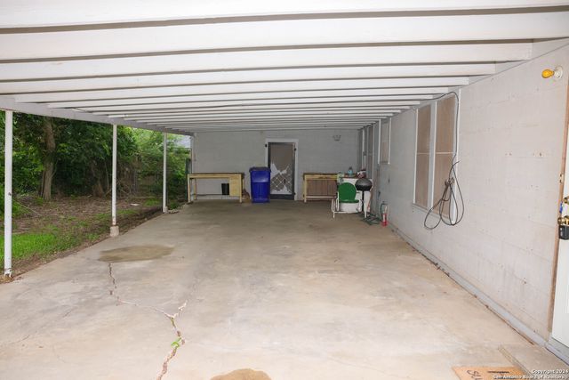 204 Orth St., Yoakum, TX 77995