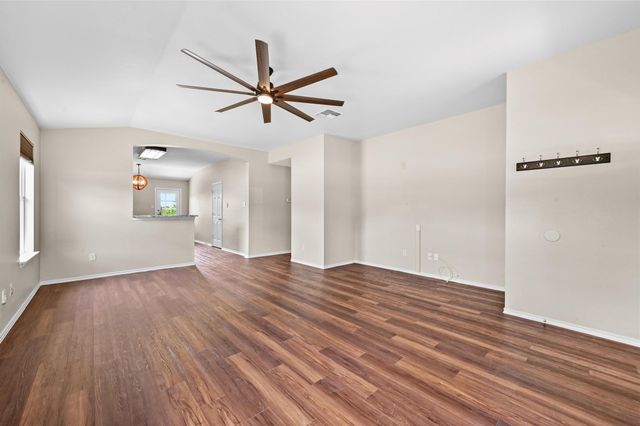 250 Western DR, Kyle, TX 78640