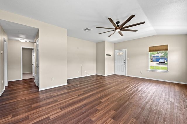 250 Western DR, Kyle, TX 78640