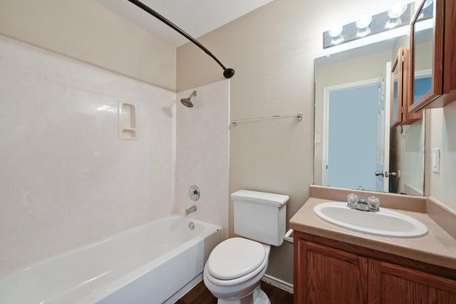 250 Western DR, Kyle, TX 78640