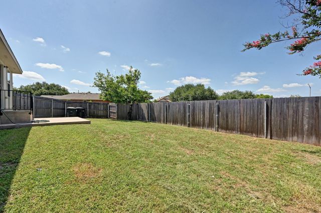 250 Western DR, Kyle, TX 78640
