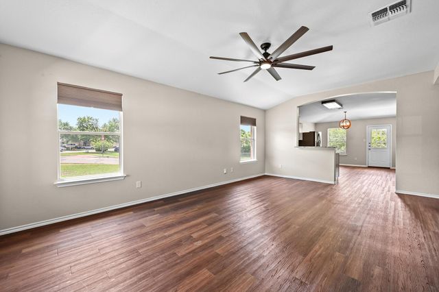 250 Western DR, Kyle, TX 78640