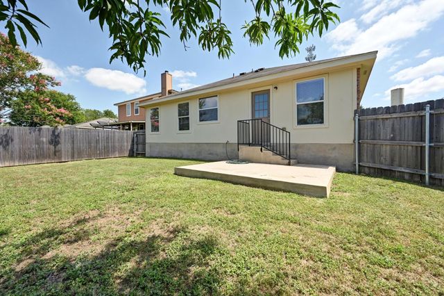 250 Western DR, Kyle, TX 78640