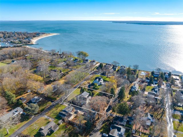 59 Lockitt Drive, Riverhead, NY 11901