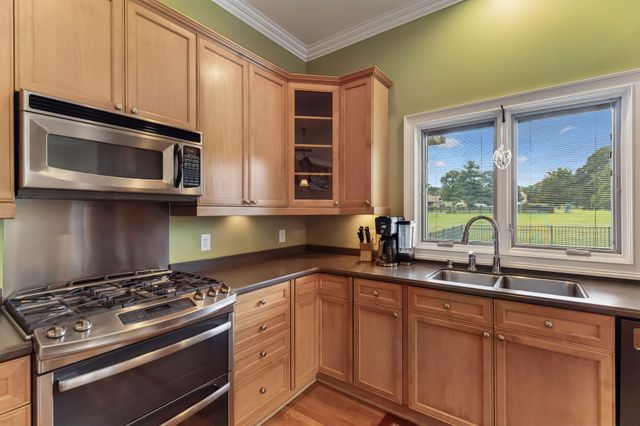1810 Savannah Springs Dr, Franklin, TN 37064