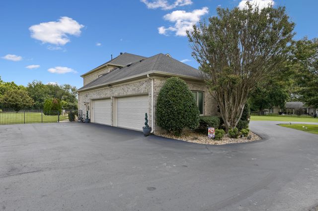 1810 Savannah Springs Dr, Franklin, TN 37064