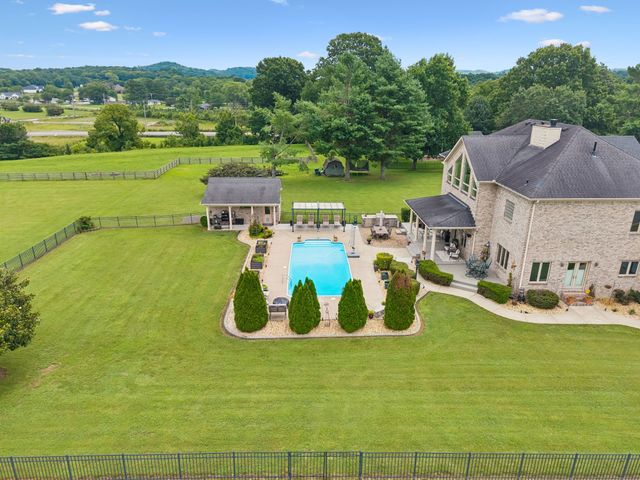 1810 Savannah Springs Dr, Franklin, TN 37064