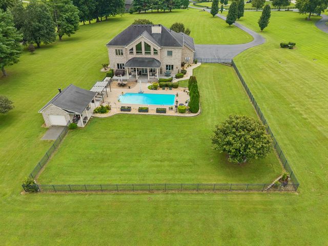 1810 Savannah Springs Dr, Franklin, TN 37064
