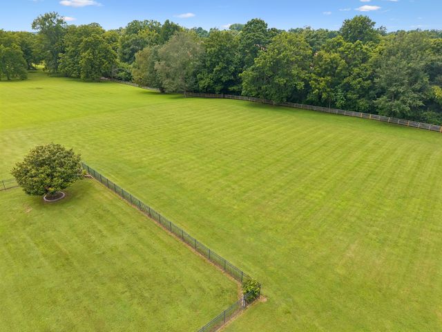 1810 Savannah Springs Dr, Franklin, TN 37064