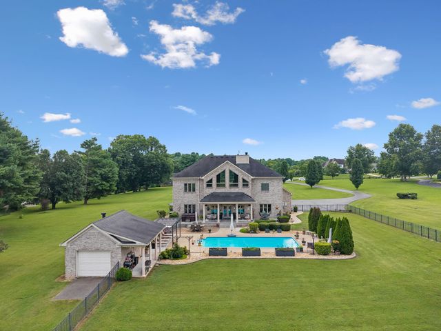 1810 Savannah Springs Dr, Franklin, TN 37064