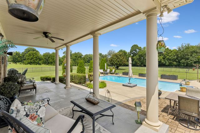 1810 Savannah Springs Dr, Franklin, TN 37064