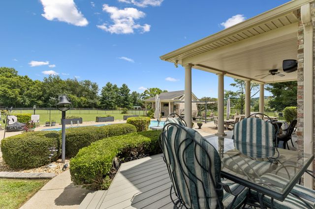 1810 Savannah Springs Dr, Franklin, TN 37064