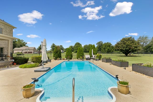 1810 Savannah Springs Dr, Franklin, TN 37064